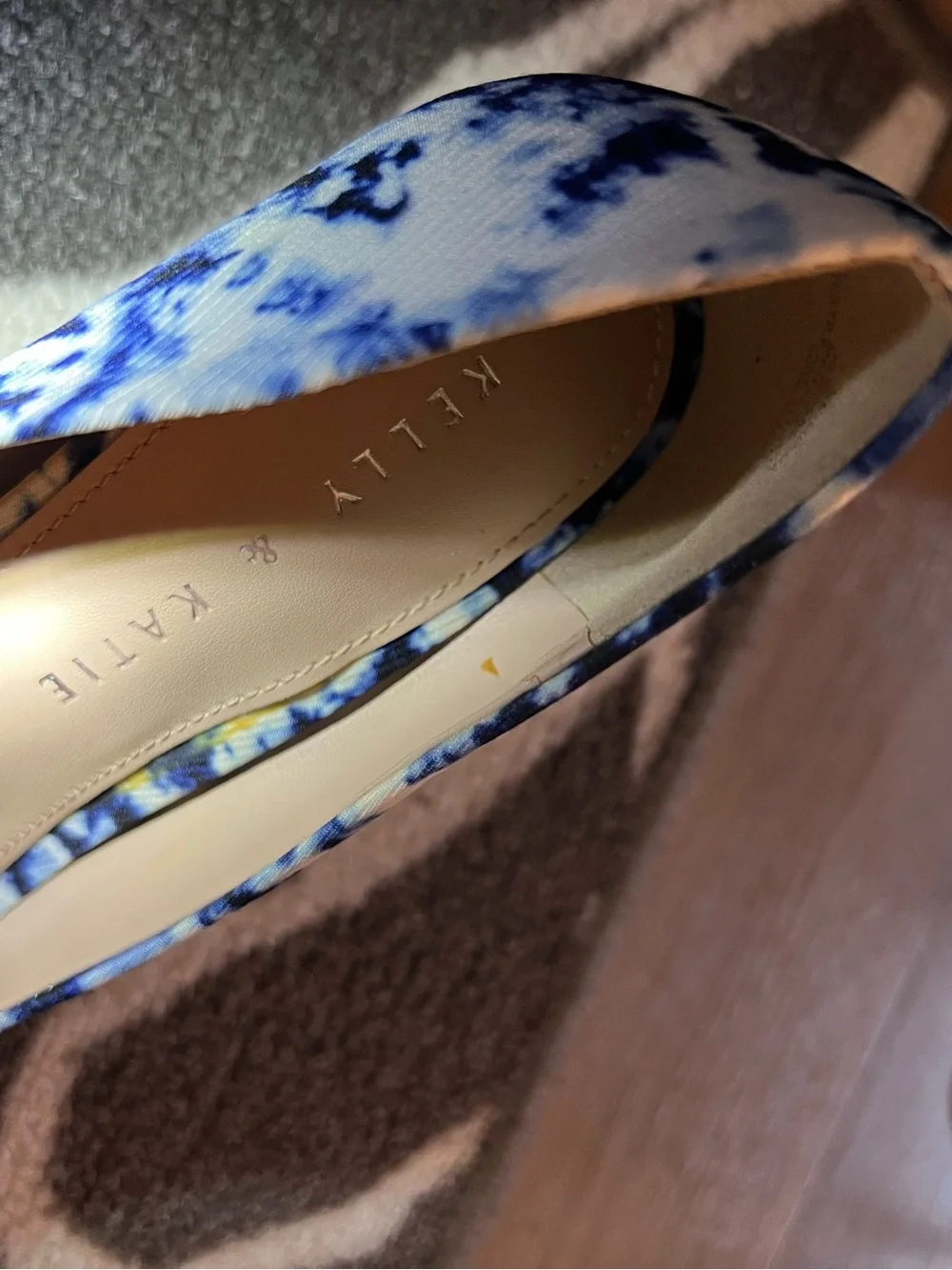 Kelly & Katie Misha Pumps Sz 5.5 Blue Tie-Dye